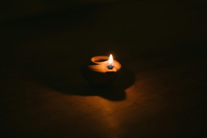 Seeing pil lamp in dream in islam khwaab mein diyaa dekhna